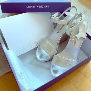 Stuart Weitzman Argento Silver Wedges (size 7)